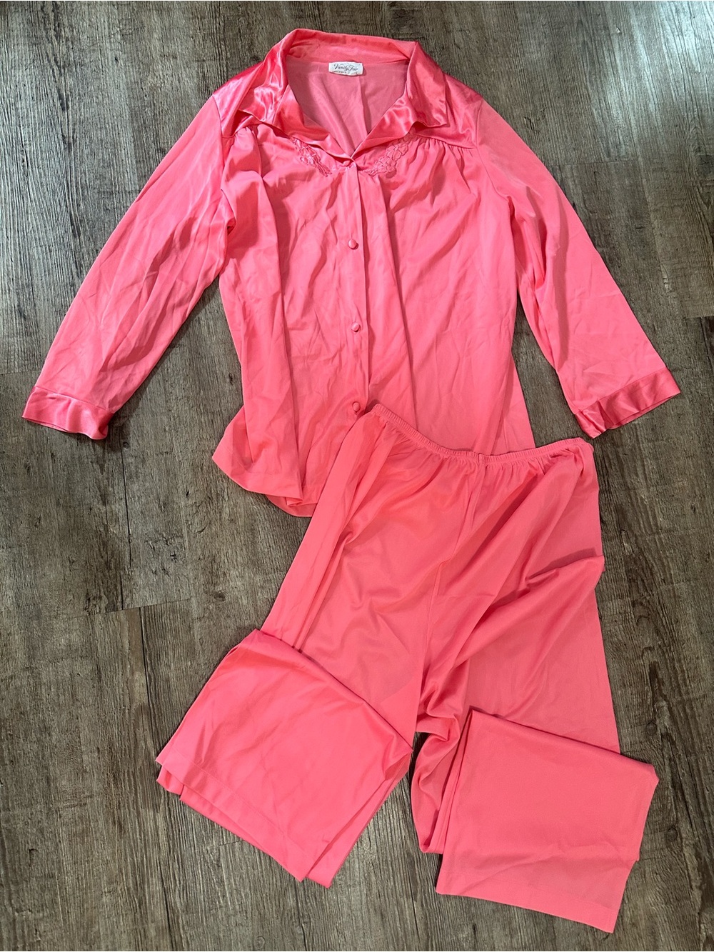 Vintage Vanity Fair Pink Nylon 2-Piece Pajama Set